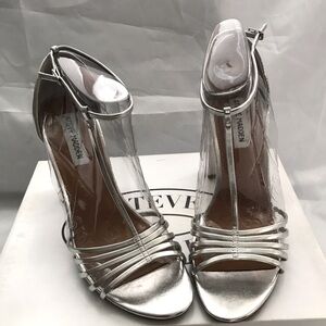 Steve Madden Silver, Metal open-toed platform High heels.
